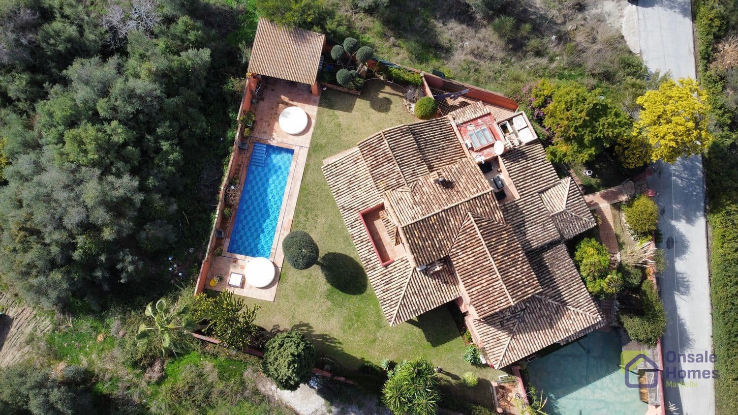 6 sypialnia Willa na sprzedaż w Nueva Andalucia z basenem - 2 290 000 € (Ref: 9367979)