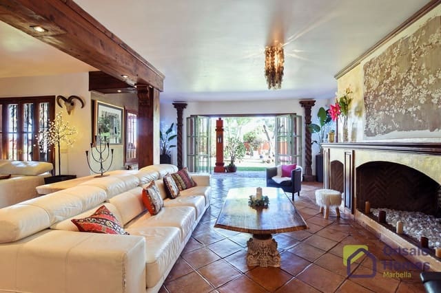 6 soverom Villa til salgs i La Dama de Noche - La Alzambra, Marbella med svømmebasseng garasje - € 2 290 000 (Ref: 9367979)