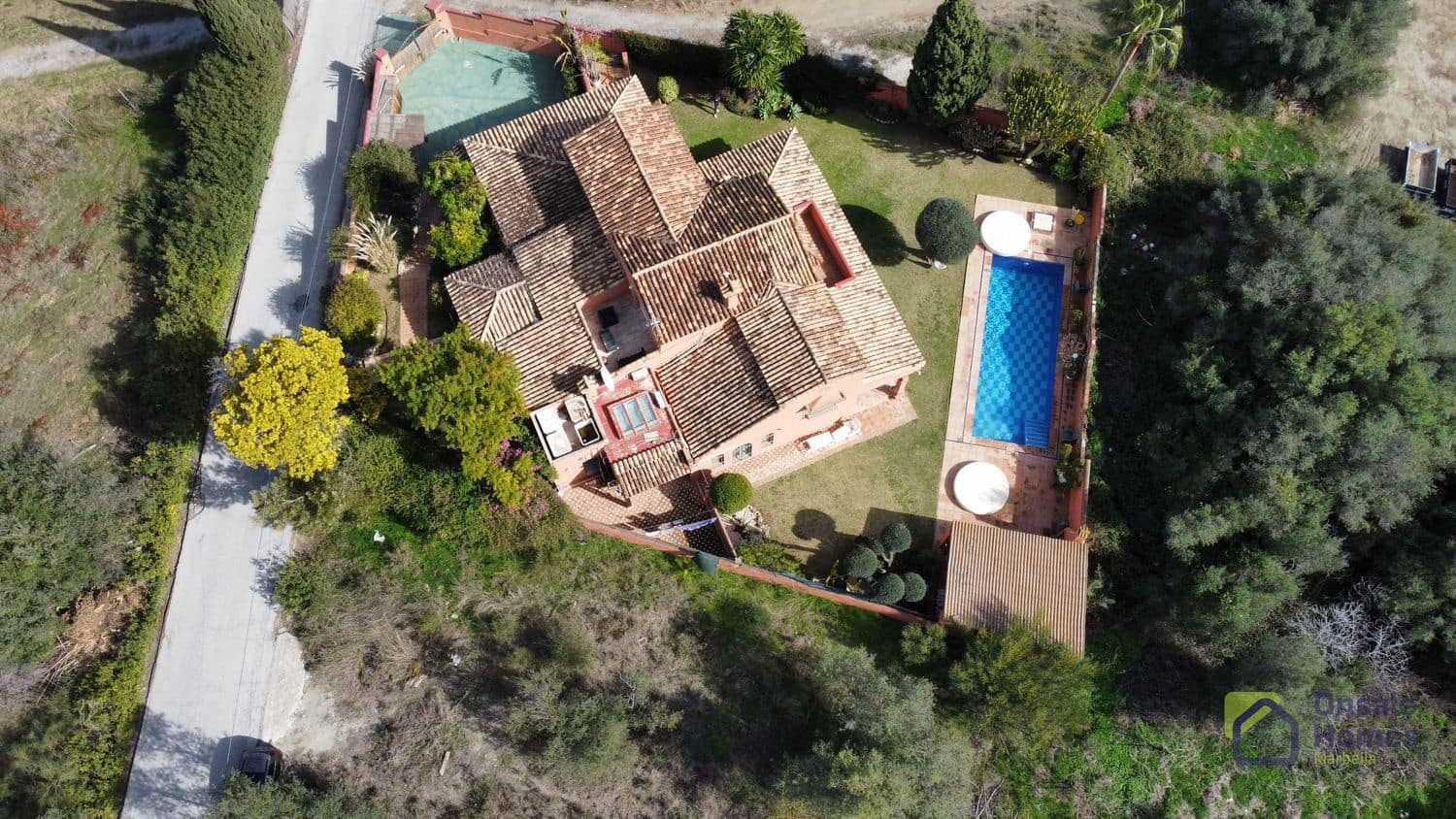 6 soveværelse Villa til salg i Marbella med swimmingpool garage - € 2.290.000 (Ref: 9367979)