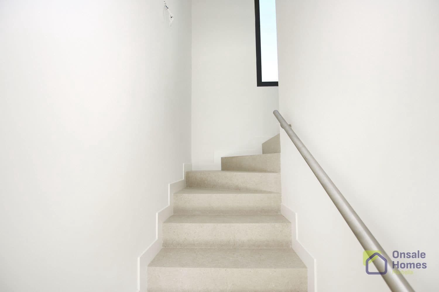 4 Zimmer Villa zu verkaufen in Marbella mit Pool - 2.300.000 € (Ref: 9367982)