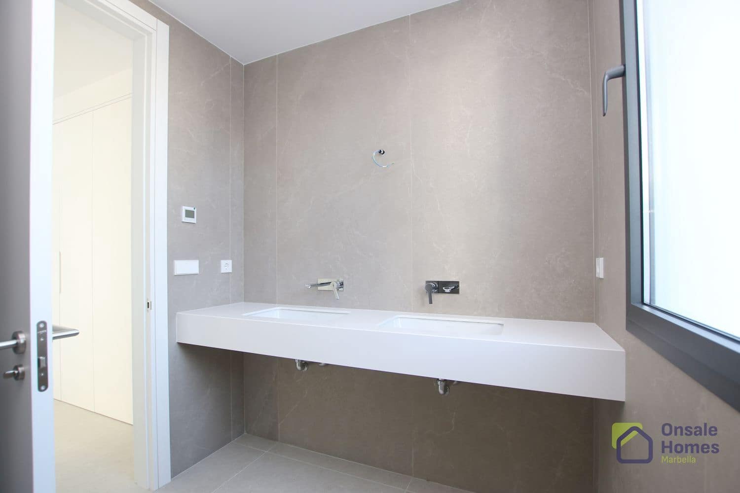 4 Zimmer Villa zu verkaufen in Marbella mit Pool - 2.300.000 € (Ref: 9367982)