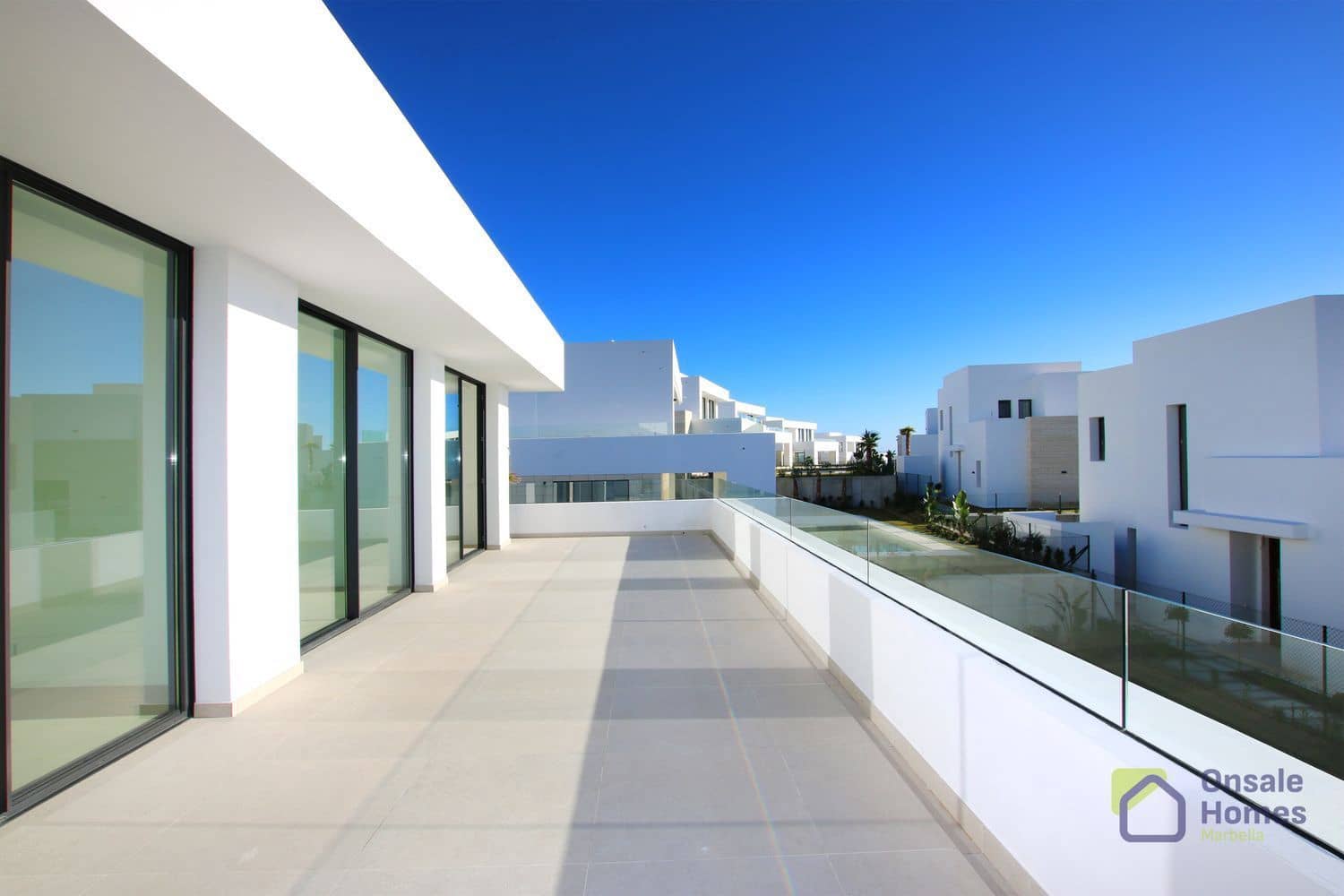 4 Zimmer Villa zu verkaufen in Marbella mit Pool - 2.300.000 € (Ref: 9367982)