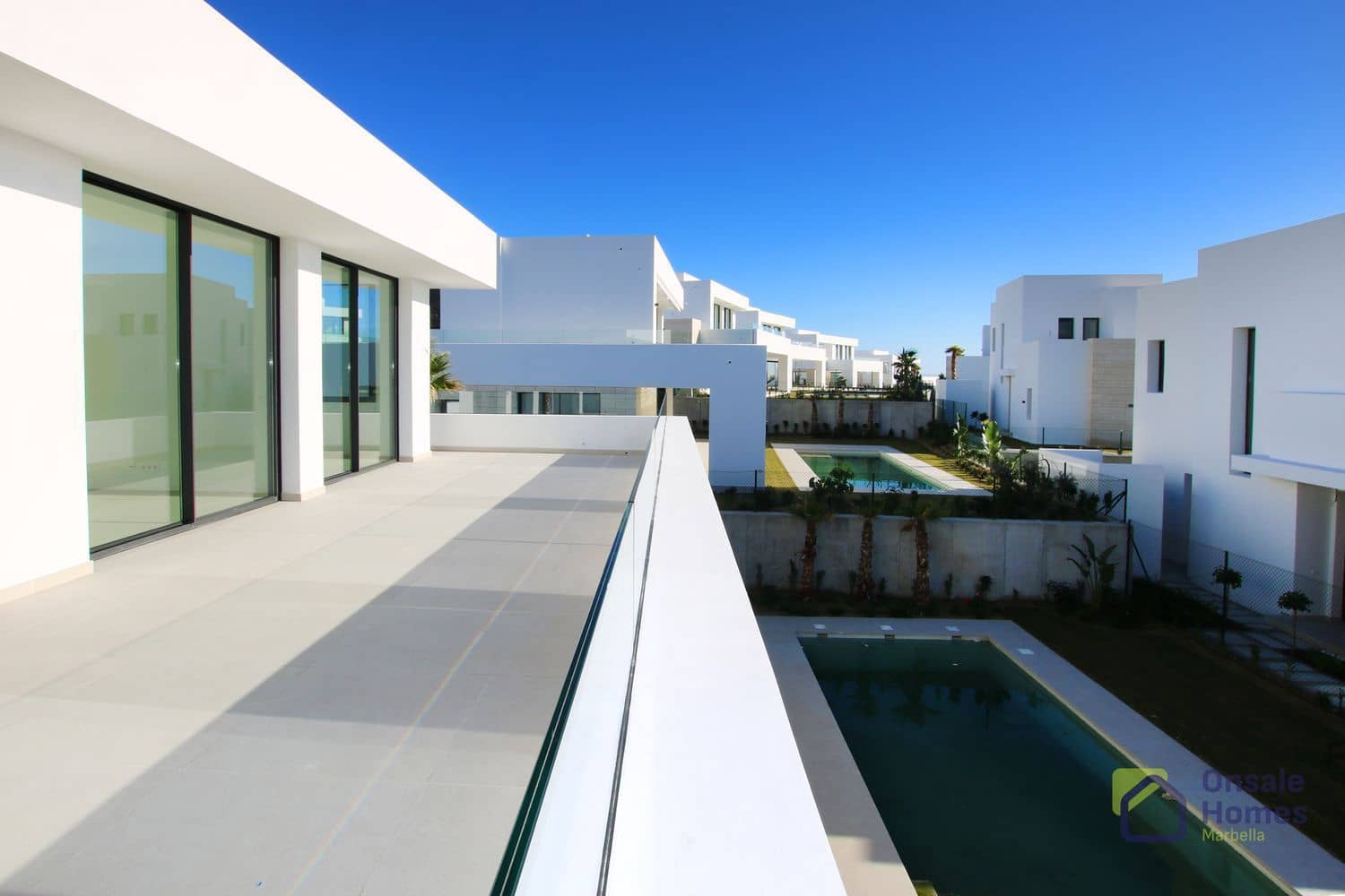 4 Zimmer Villa zu verkaufen in Marbella mit Pool - 2.300.000 € (Ref: 9367982)