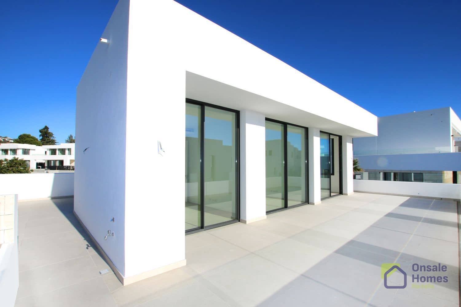 4 Zimmer Villa zu verkaufen in Marbella mit Pool - 2.300.000 € (Ref: 9367982)