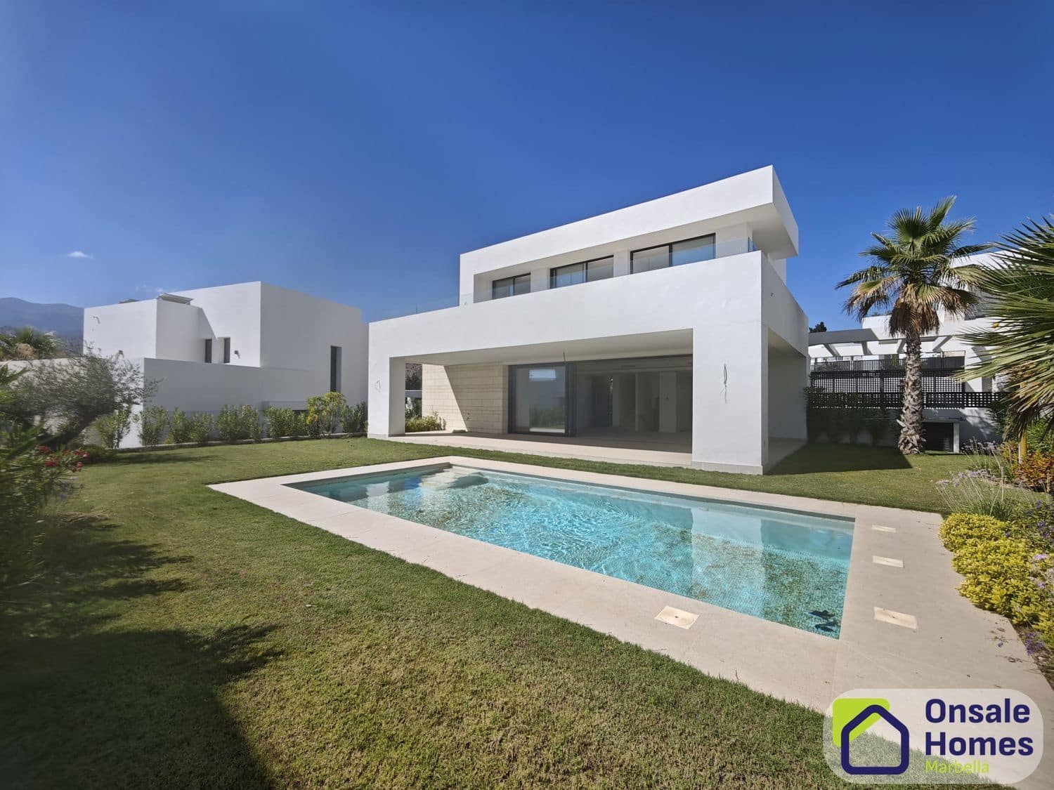 4 Zimmer Villa zu verkaufen in Marbella mit Pool - 2.300.000 € (Ref: 9367982)