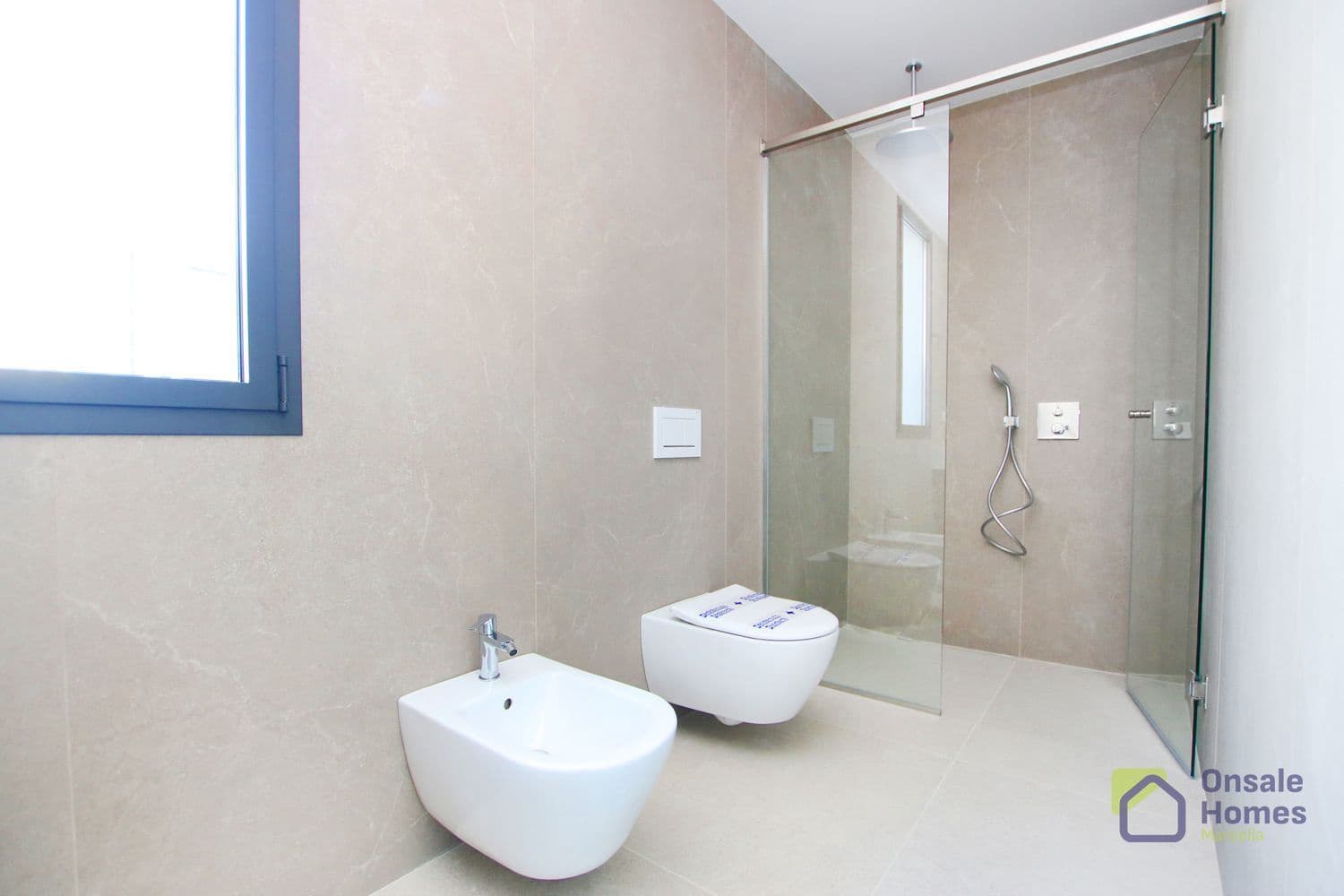 4 chambre Villa/Maison à vendre à Rio Real avec piscine garage - 2 300 000 € (Ref: 9367982)