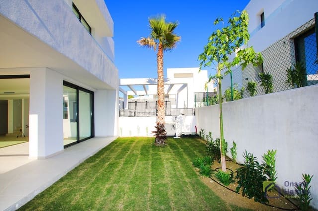 4 sypialnia Willa na sprzedaż w Río Real, Marbella z basenem - 2 300 000 € (Ref: 9367982)