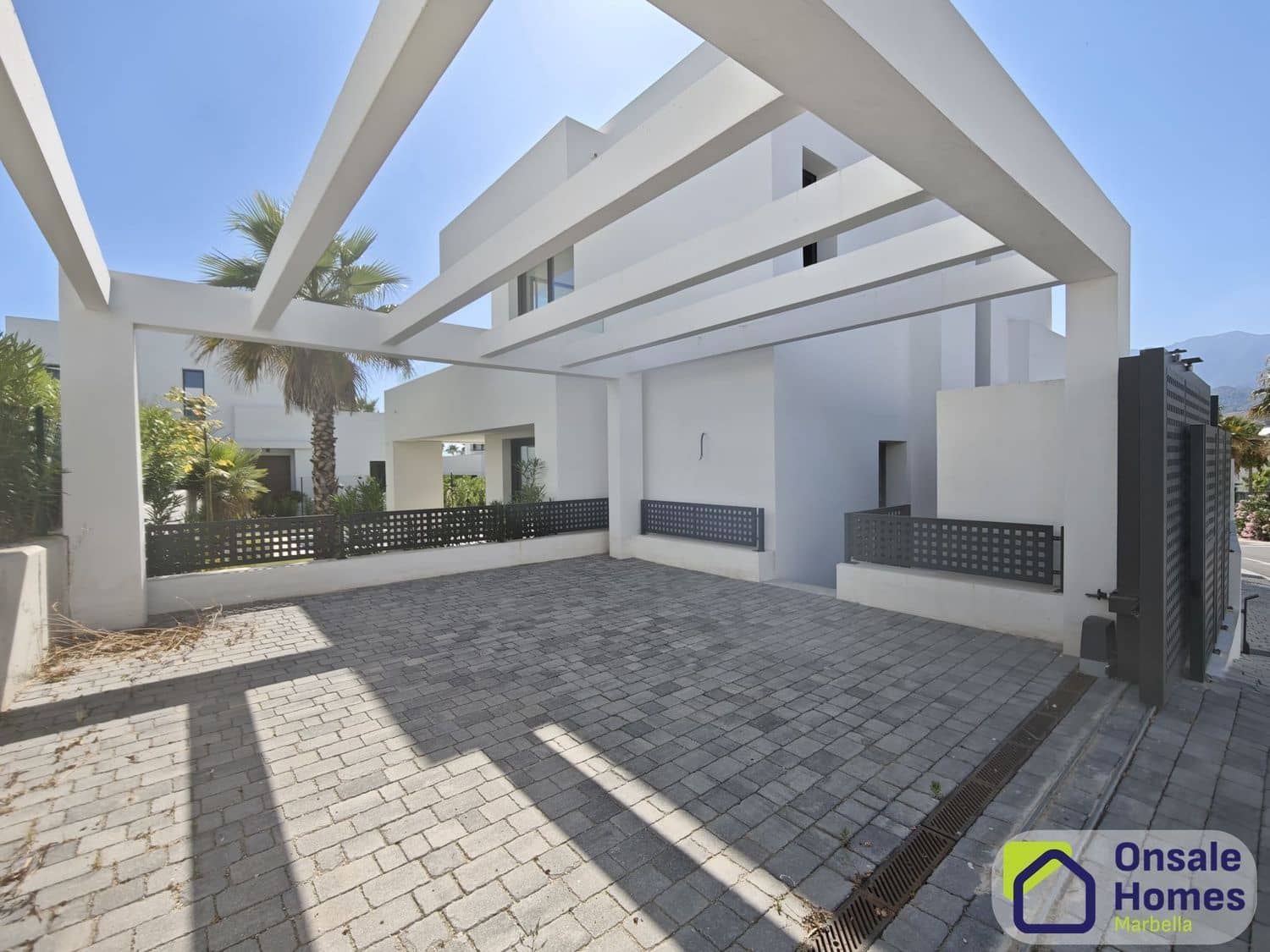 4 chambre Villa/Maison à vendre à Rio Real avec piscine garage - 2 300 000 € (Ref: 9367982)