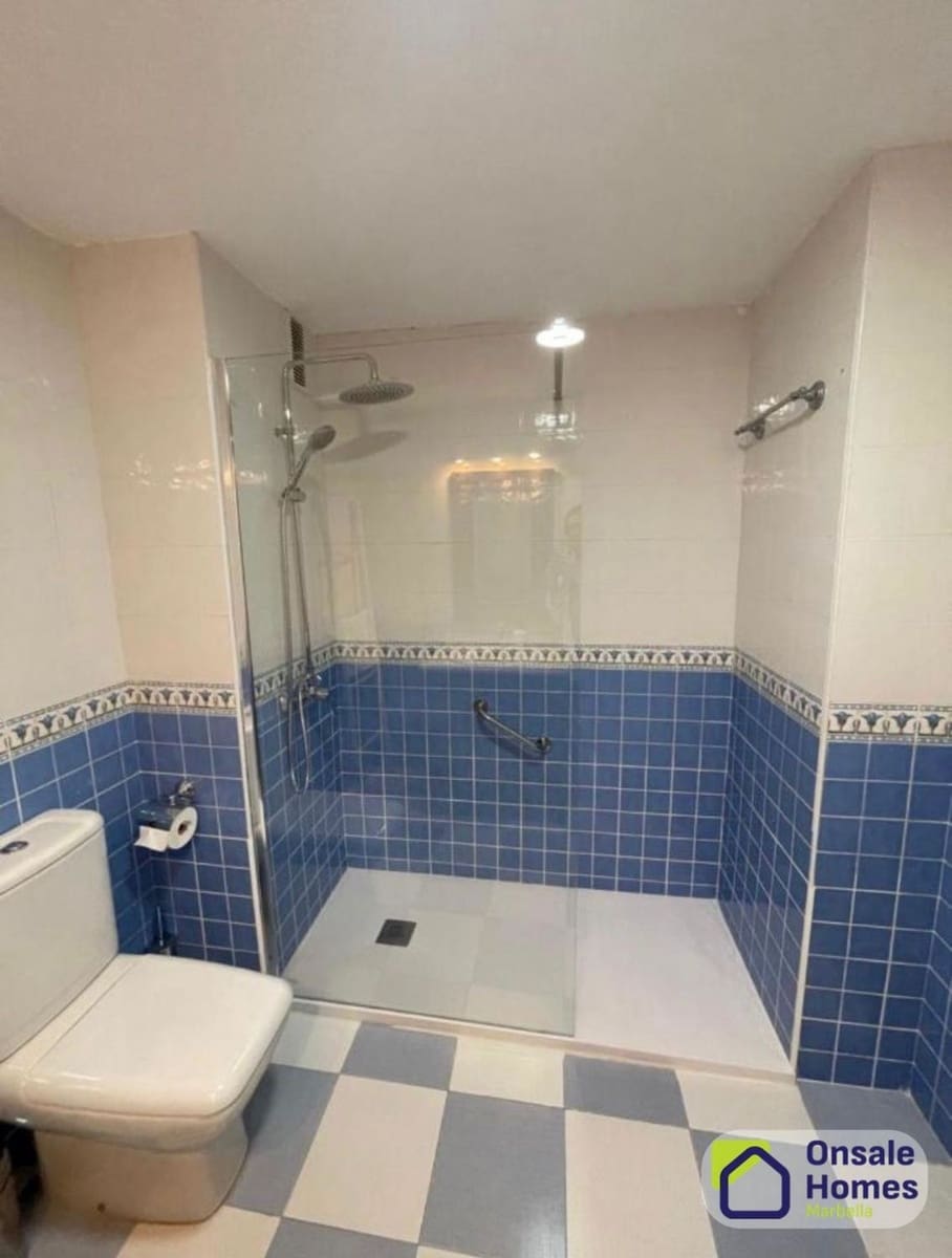 2 bedroom Flat for rent in Marbella with pool garage - € 1,700 (Ref: 9367984)