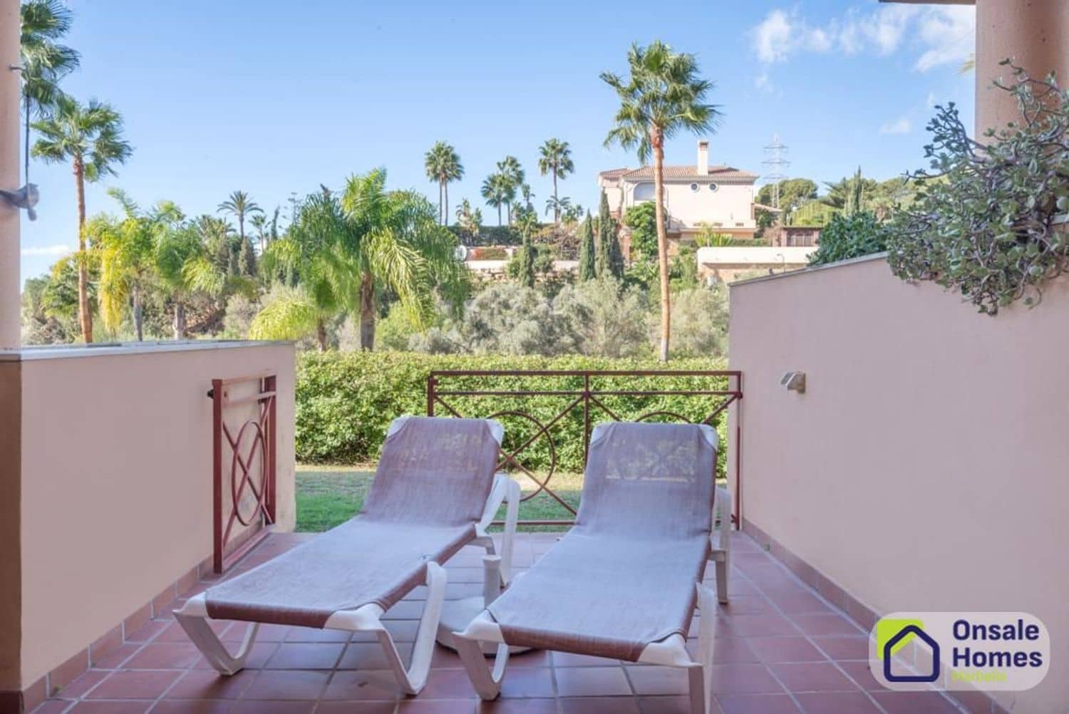 2 bedroom Flat for rent in Marbella with pool garage - € 1,700 (Ref: 9367984)