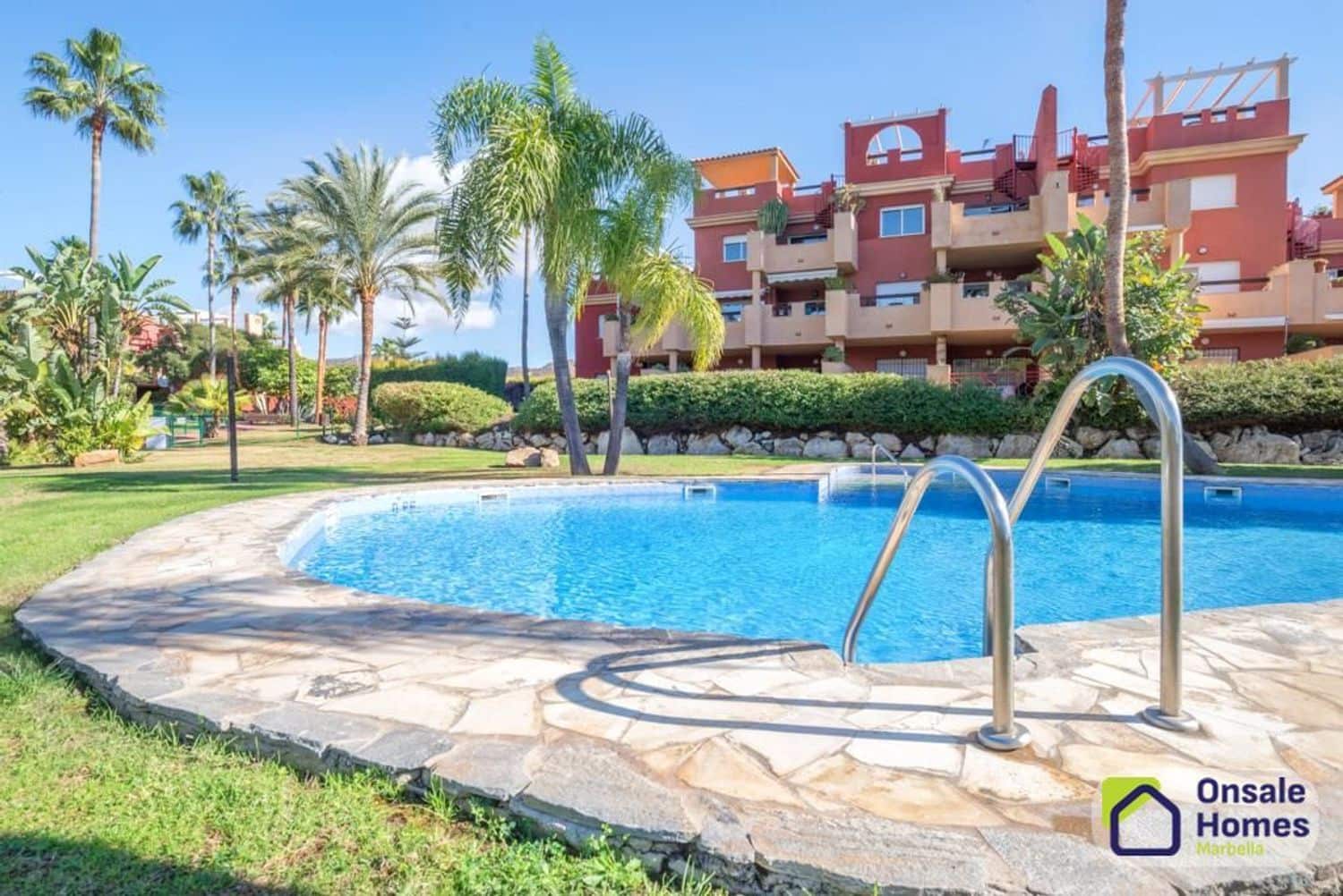 2 bedroom Flat for rent in Marbella with pool garage - € 1,700 (Ref: 9367984)