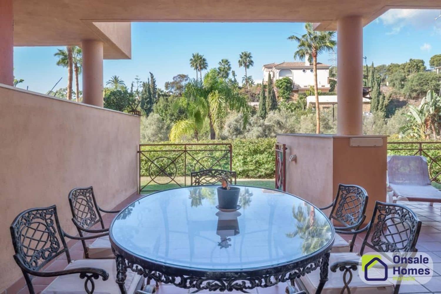 2 bedroom Flat for rent in Marbella with pool garage - € 1,700 (Ref: 9367984)