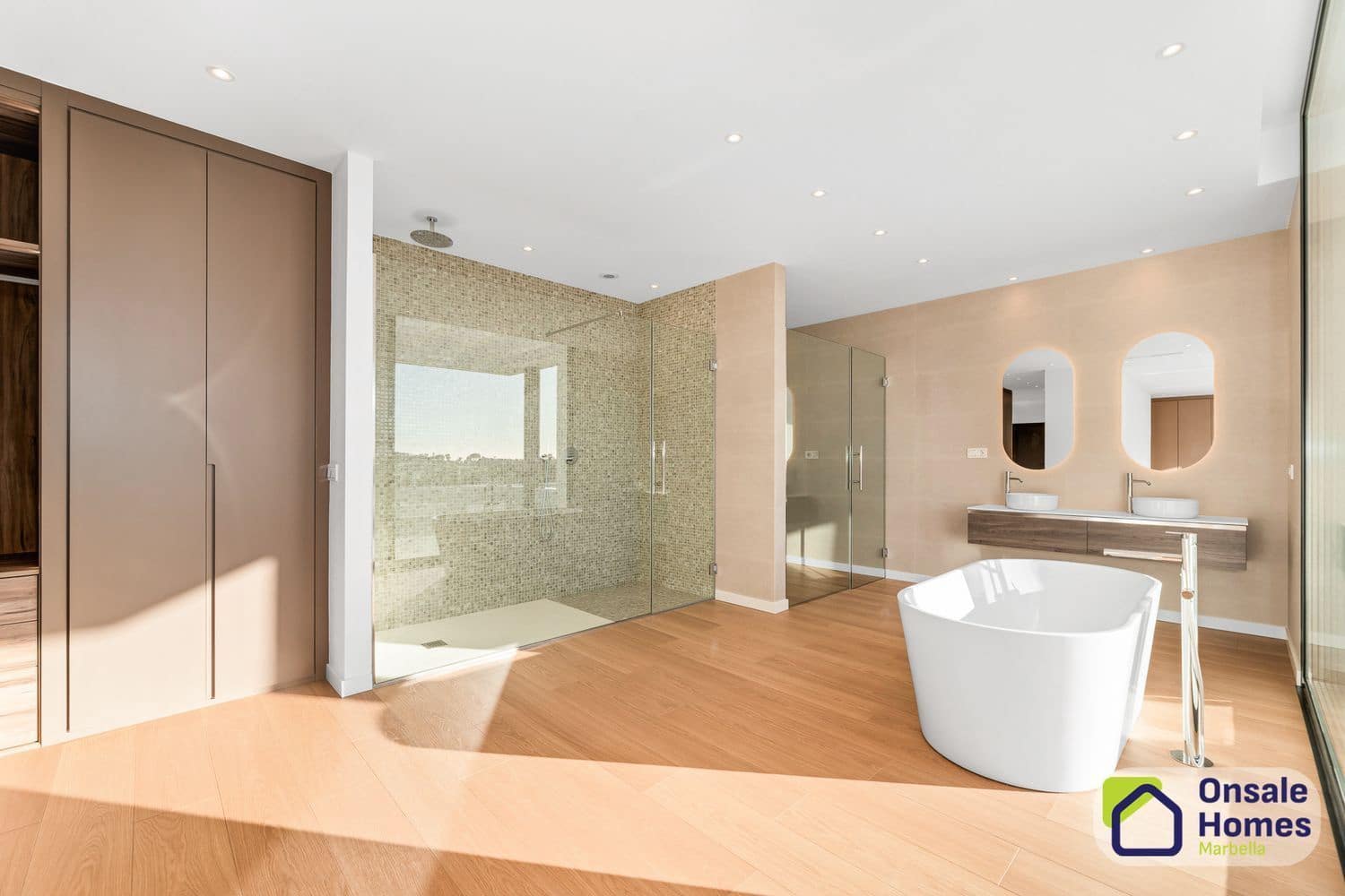 6 sypialnia Willa na sprzedaż w New Golden Mile z basenem - 3 990 000 € (Ref: 9367987)