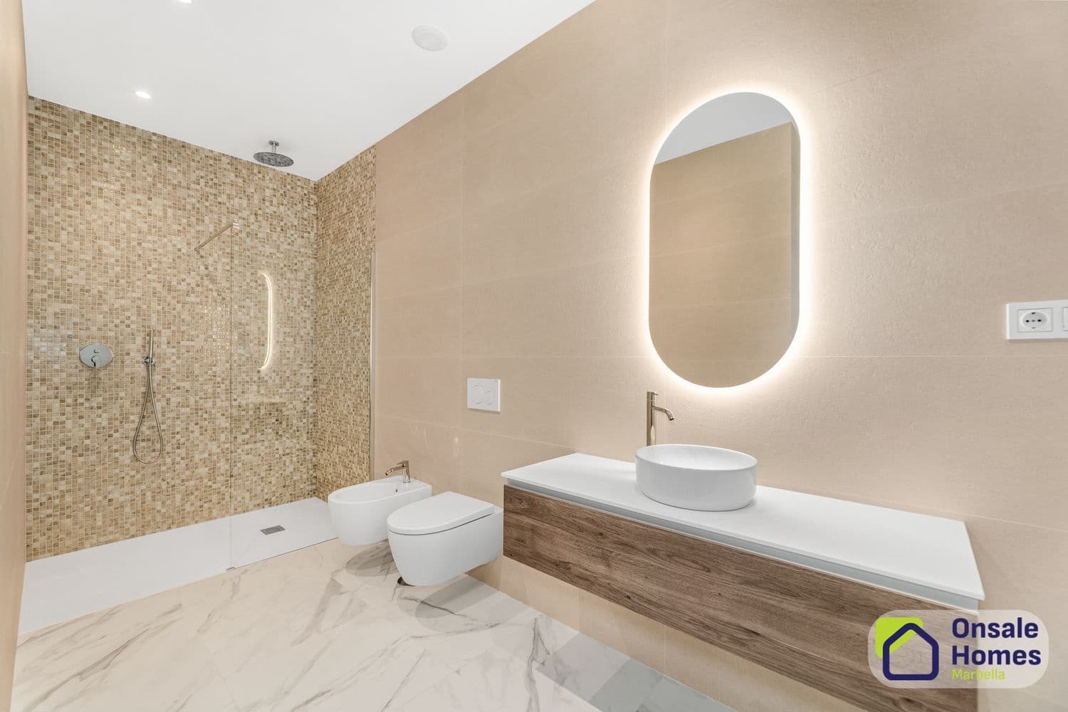 6 sypialnia Willa na sprzedaż w New Golden Mile z basenem - 3 990 000 € (Ref: 9367987)