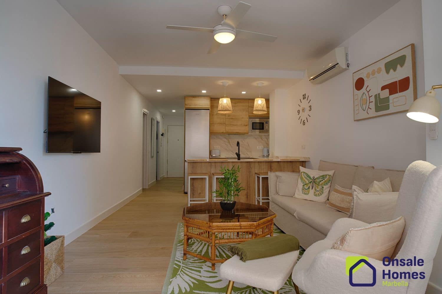 Piso de 2 habitaciones en Marbella en venta con piscina - 370.000 € (Ref: 9367991)