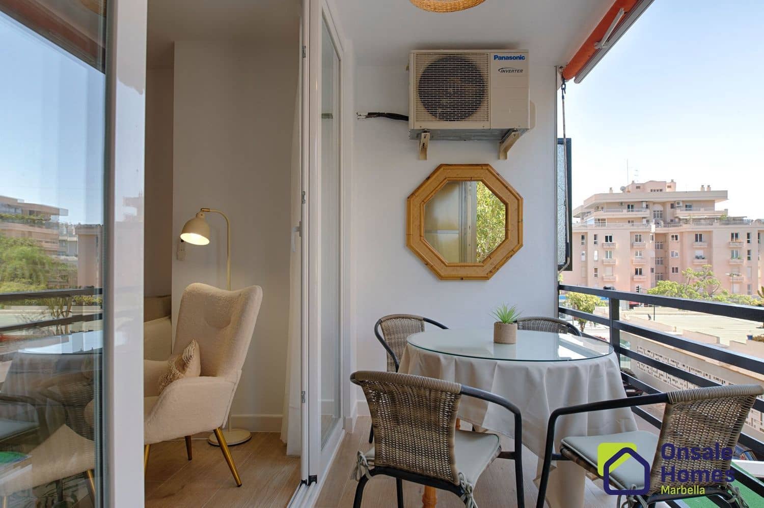 Piso de 2 habitaciones en Marbella en venta con piscina - 370.000 € (Ref: 9367991)