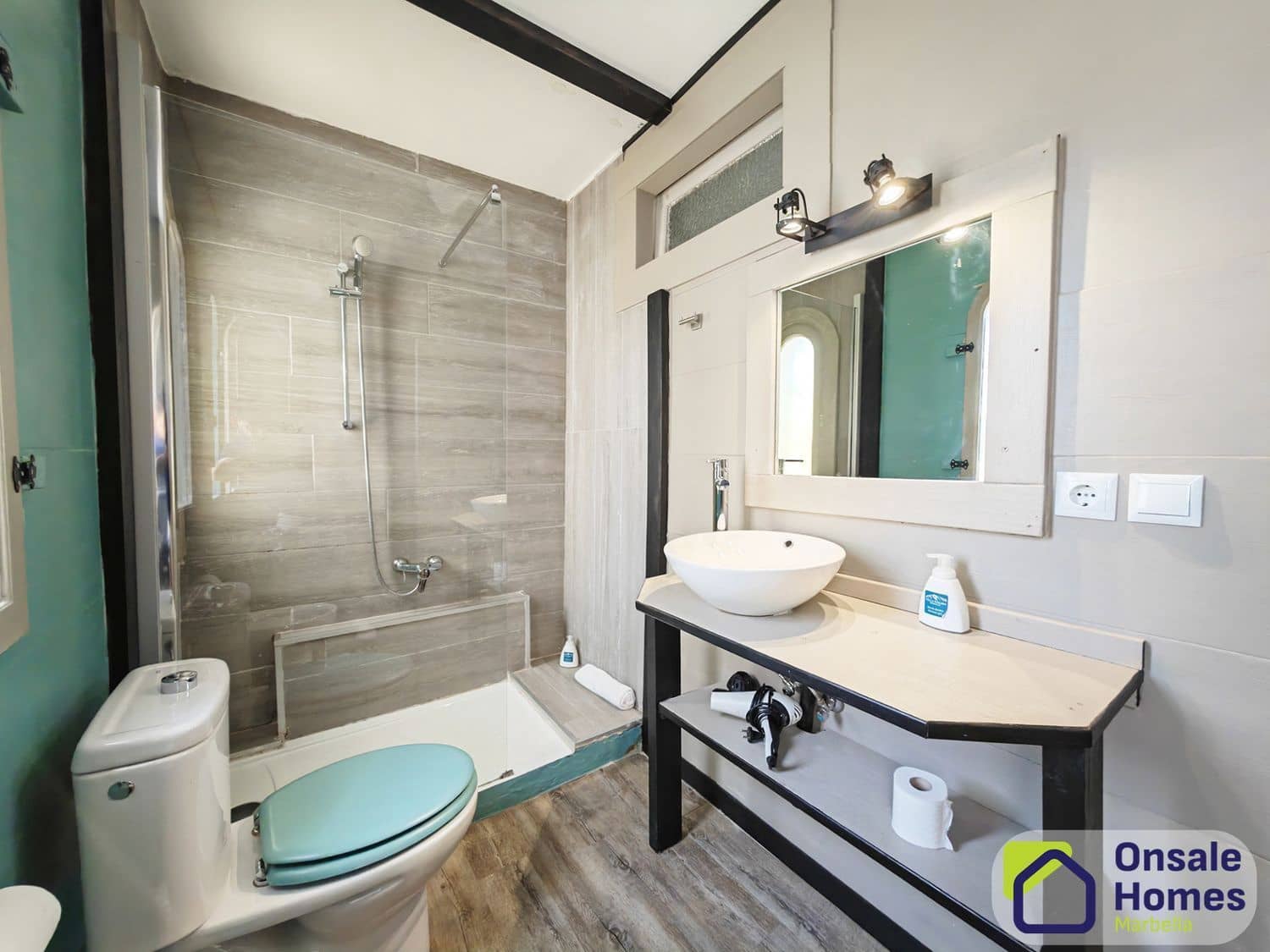 12 slaapkamer Villa te koop in Marbella met garage - € 1.699.000 (Ref: 9367992)