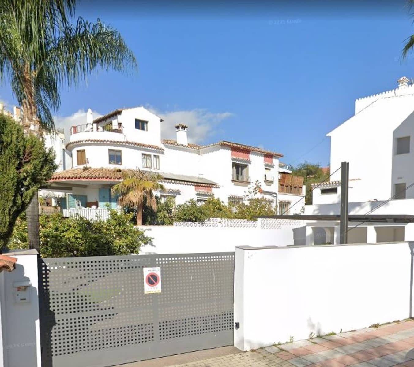 12 slaapkamer Villa te koop in Marbella met garage - € 1.699.000 (Ref: 9367992)