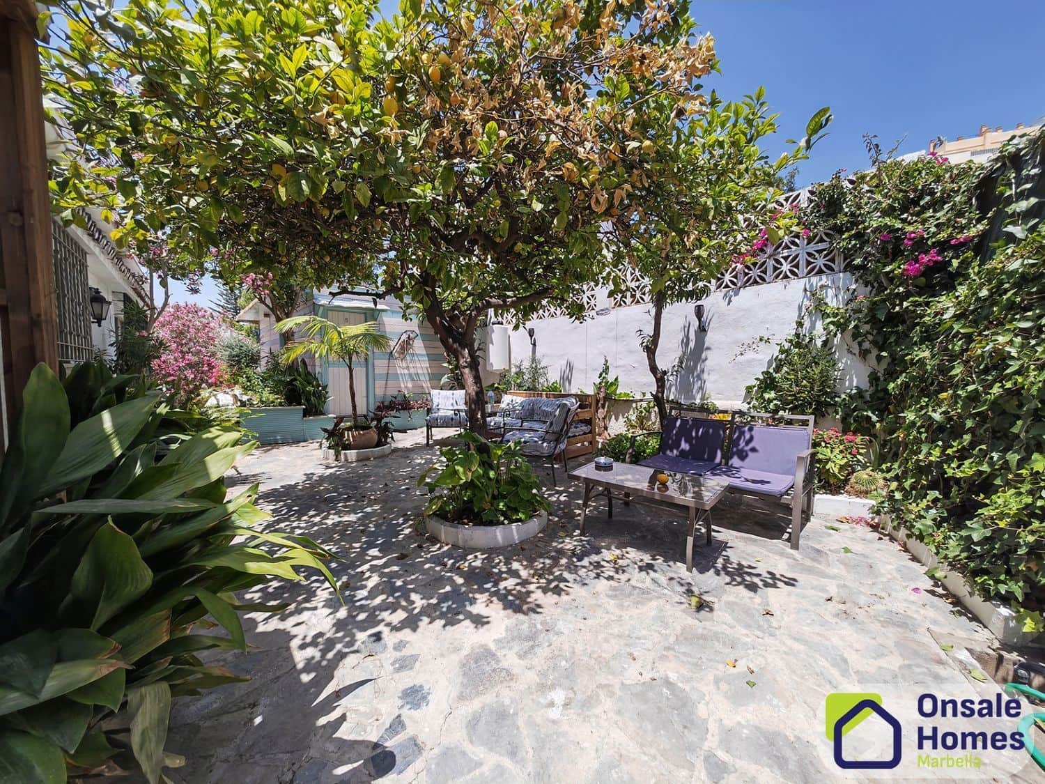 12 slaapkamer Villa te koop in Marbella met garage - € 1.699.000 (Ref: 9367992)