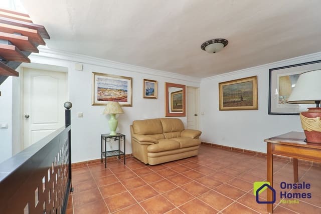 7 soveværelse Villa til salg i Casco Antiguo, Marbella - € 999.999 (Ref: 9367994)