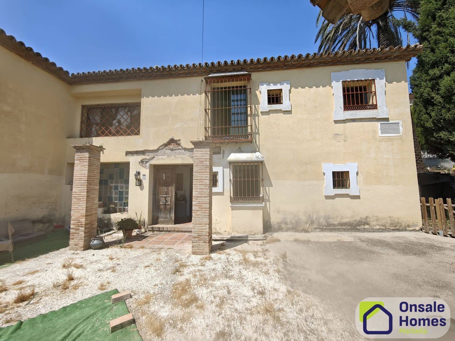 6 sypialnia Willa na sprzedaż w Nueva Andalucia z basenem - 1 100 000 € (Ref: 9367996)