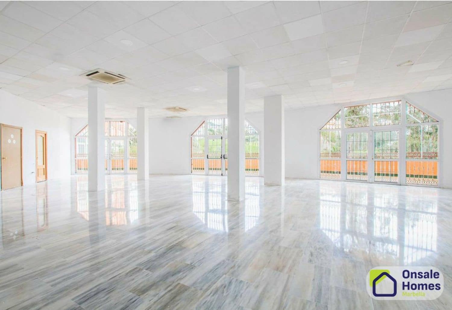 Komercyjne na sprzedaż w Marbella - 8 000 000 € (Ref: 9367998)