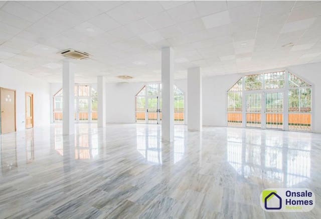 Kommersiell till salu i La Reserva, Marbella - 8 000 000 € (Ref: 9367998)