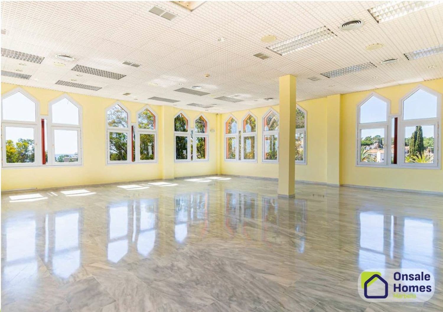 Komercyjne na sprzedaż w Marbella - 8 000 000 € (Ref: 9367998)