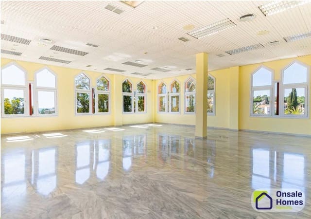 Kommersiell till salu i La Reserva, Marbella - 8 000 000 € (Ref: 9367998)