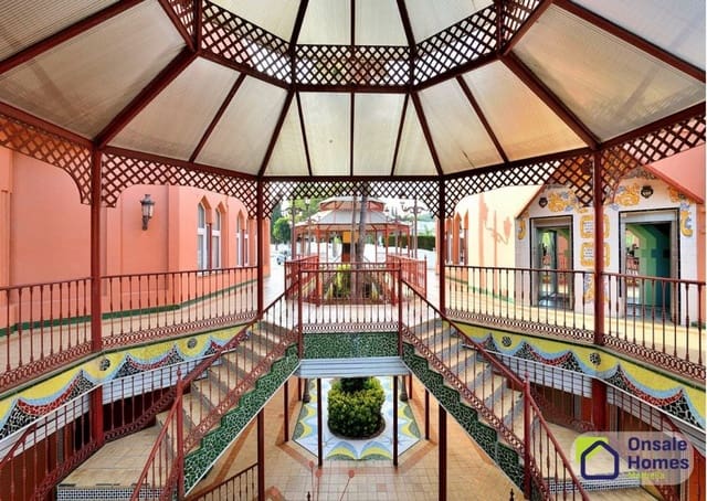 Kommersiell till salu i La Reserva, Marbella - 8 000 000 € (Ref: 9367998)