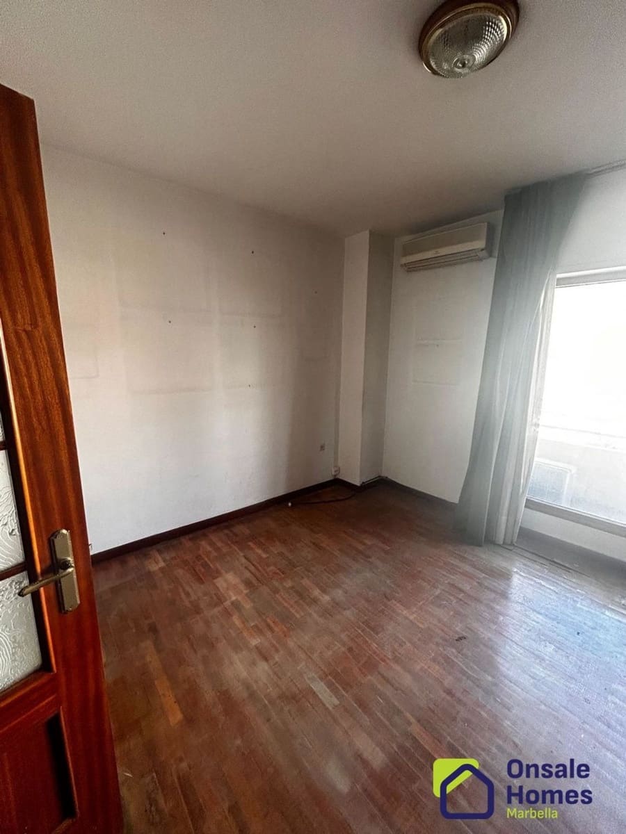 4 slaapkamer Flat te koop in Marbella - € 530.000 (Ref: 9368001)