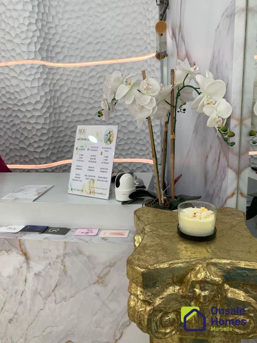 Kommersiell til leie i Marbella - € 1 800 (Ref: 9368011)