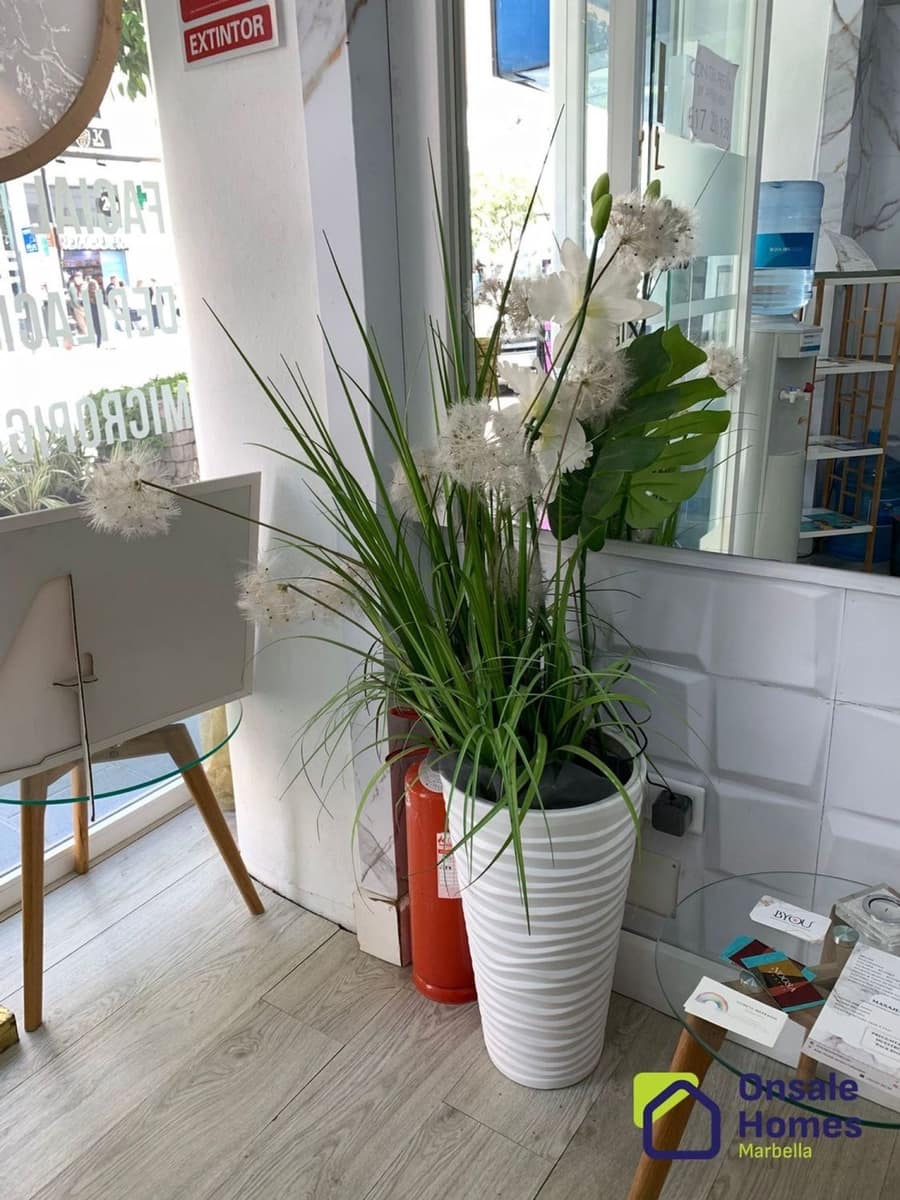 Commercial for rent in Marbella - € 1,800 (Ref: 9368011)