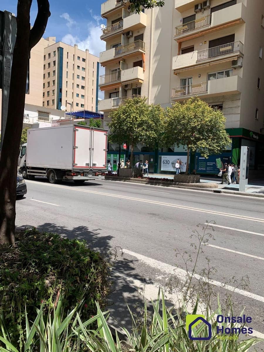 Commercial for rent in Marbella - € 1,800 (Ref: 9368011)