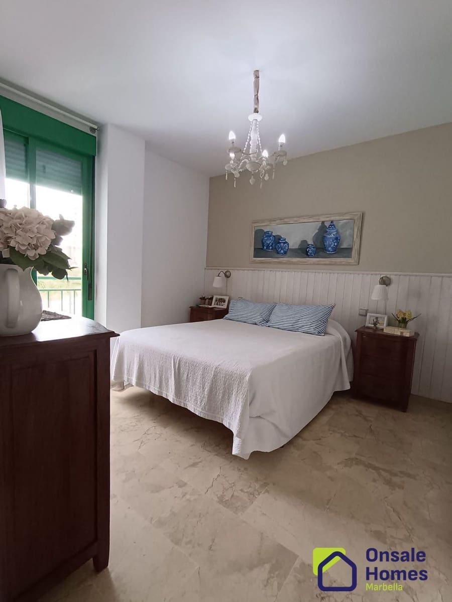 2 chambre Appartement à vendre à Estepona avec garage - 360 000 € (Ref: 9368013)