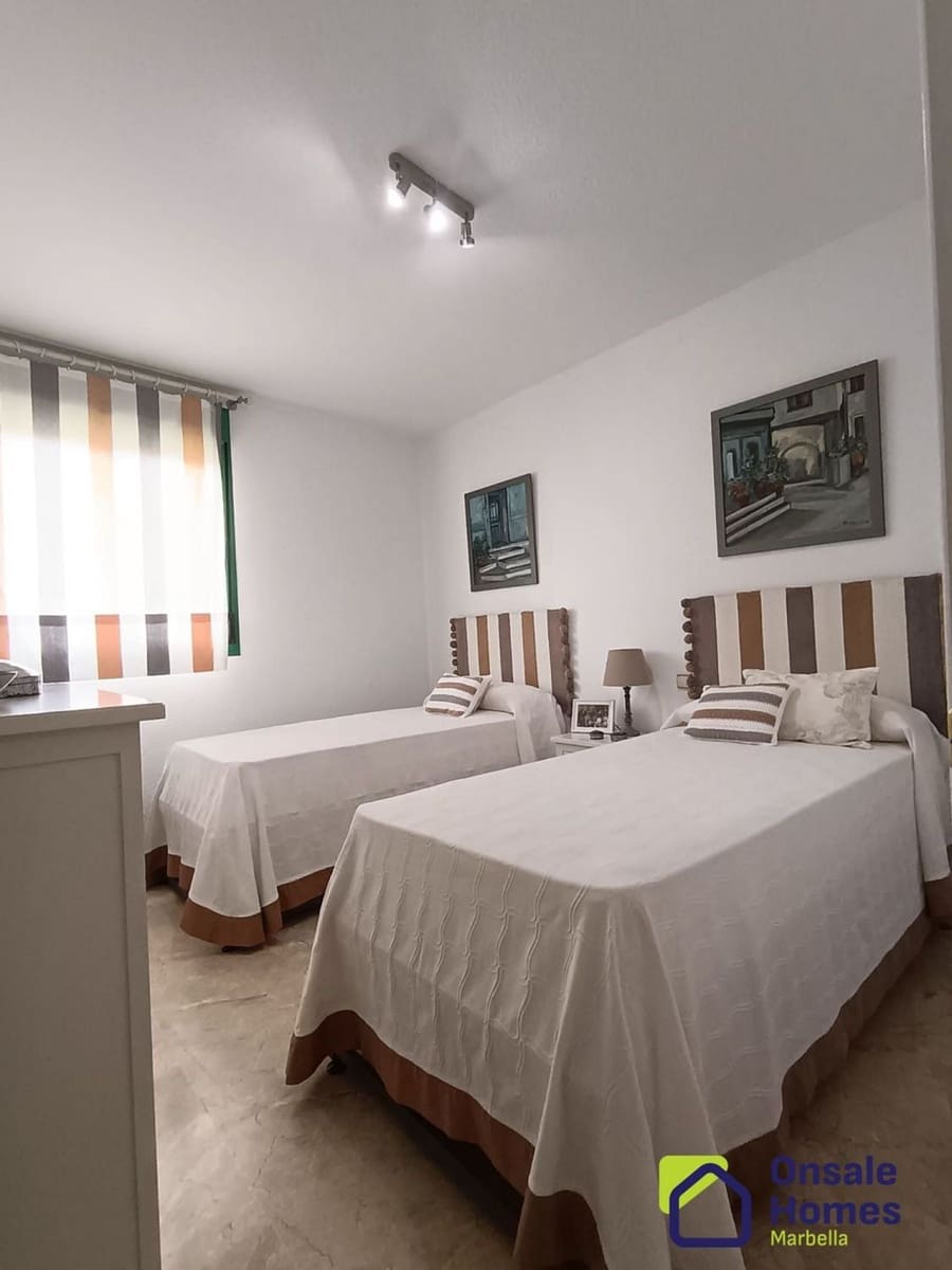 2 chambre Appartement à vendre à Estepona avec garage - 360 000 € (Ref: 9368013)