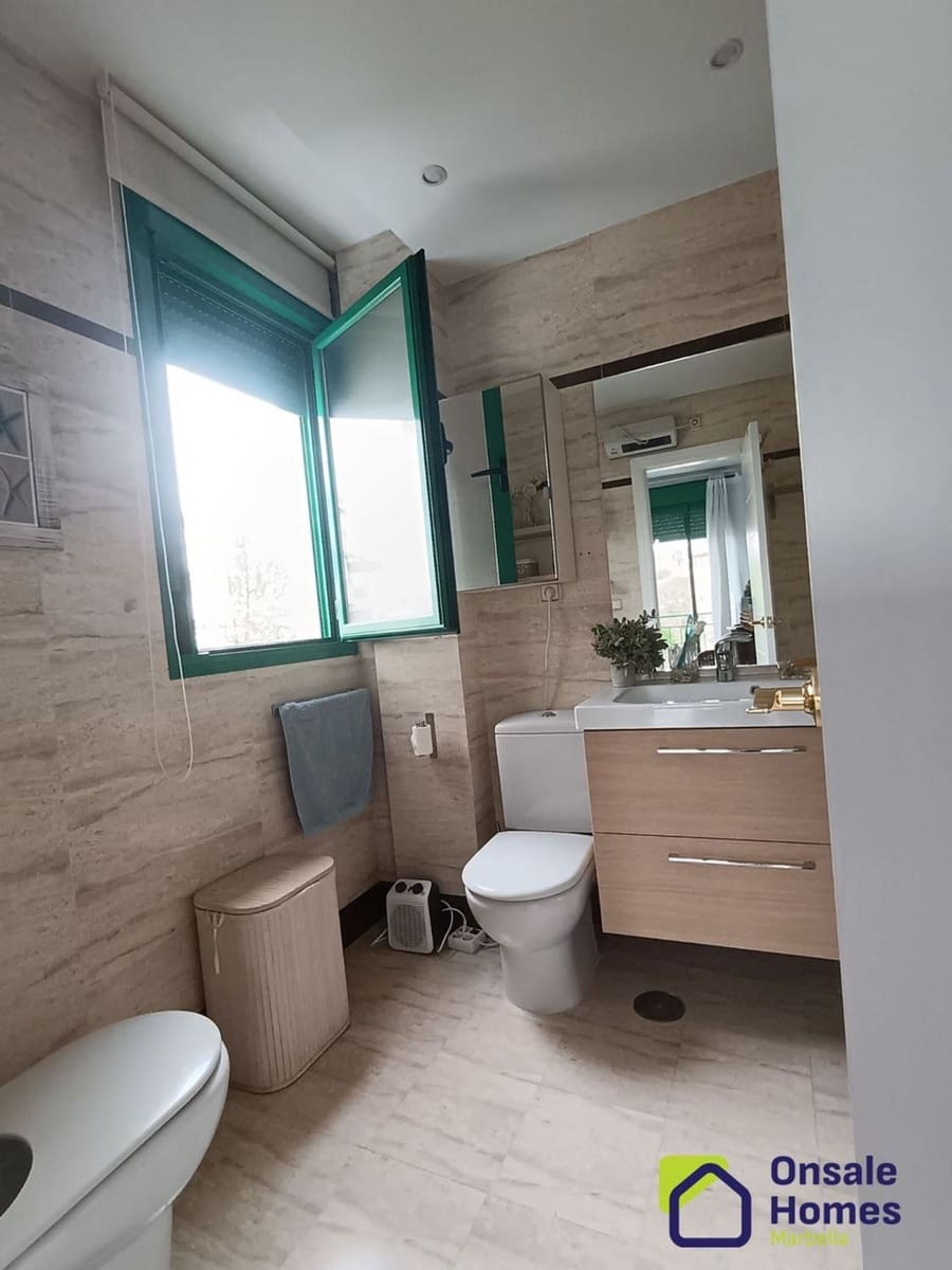 2 chambre Appartement à vendre à Estepona avec garage - 360 000 € (Ref: 9368013)