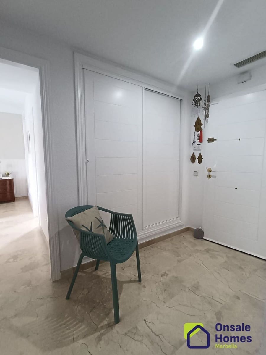 2 chambre Appartement à vendre à Estepona avec garage - 360 000 € (Ref: 9368013)