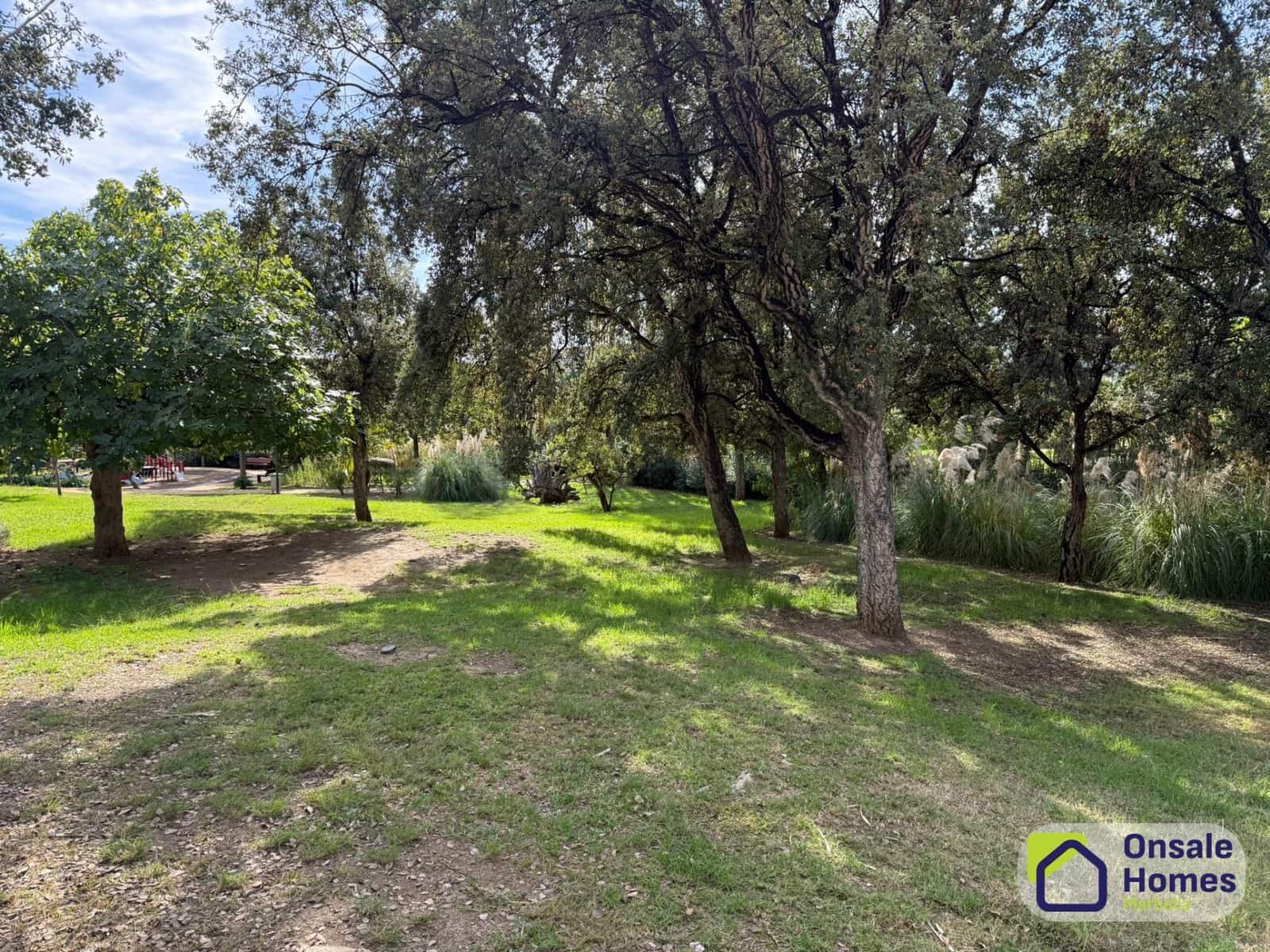 Yritys vuokrattavana paikassa Marbella - 1 500 € (Ref: 9373819)