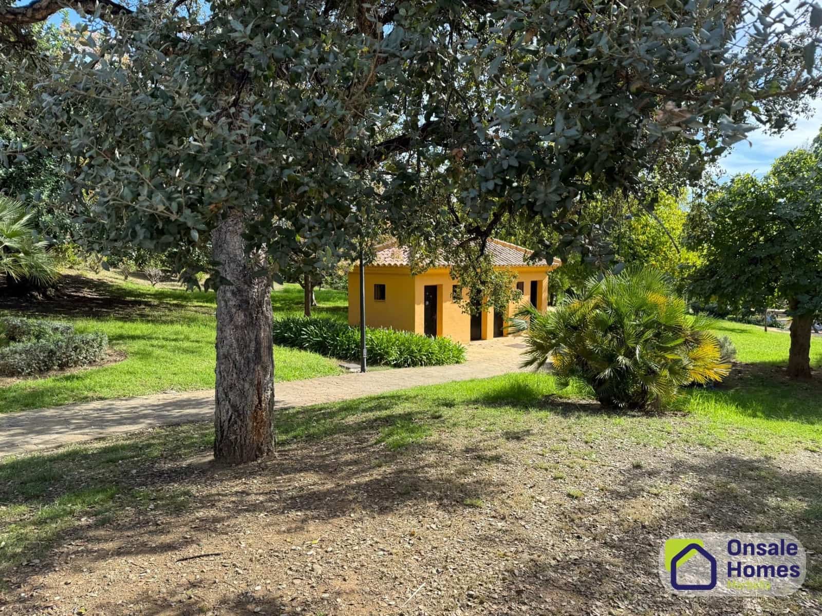 Yritys vuokrattavana paikassa Marbella - 1 500 € (Ref: 9373819)