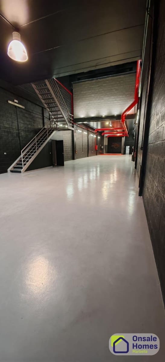 3 Zimmer Firma/Unternehmen zu vermieten in Nueva Andalucia - 3.800 € (Ref: 9398459)