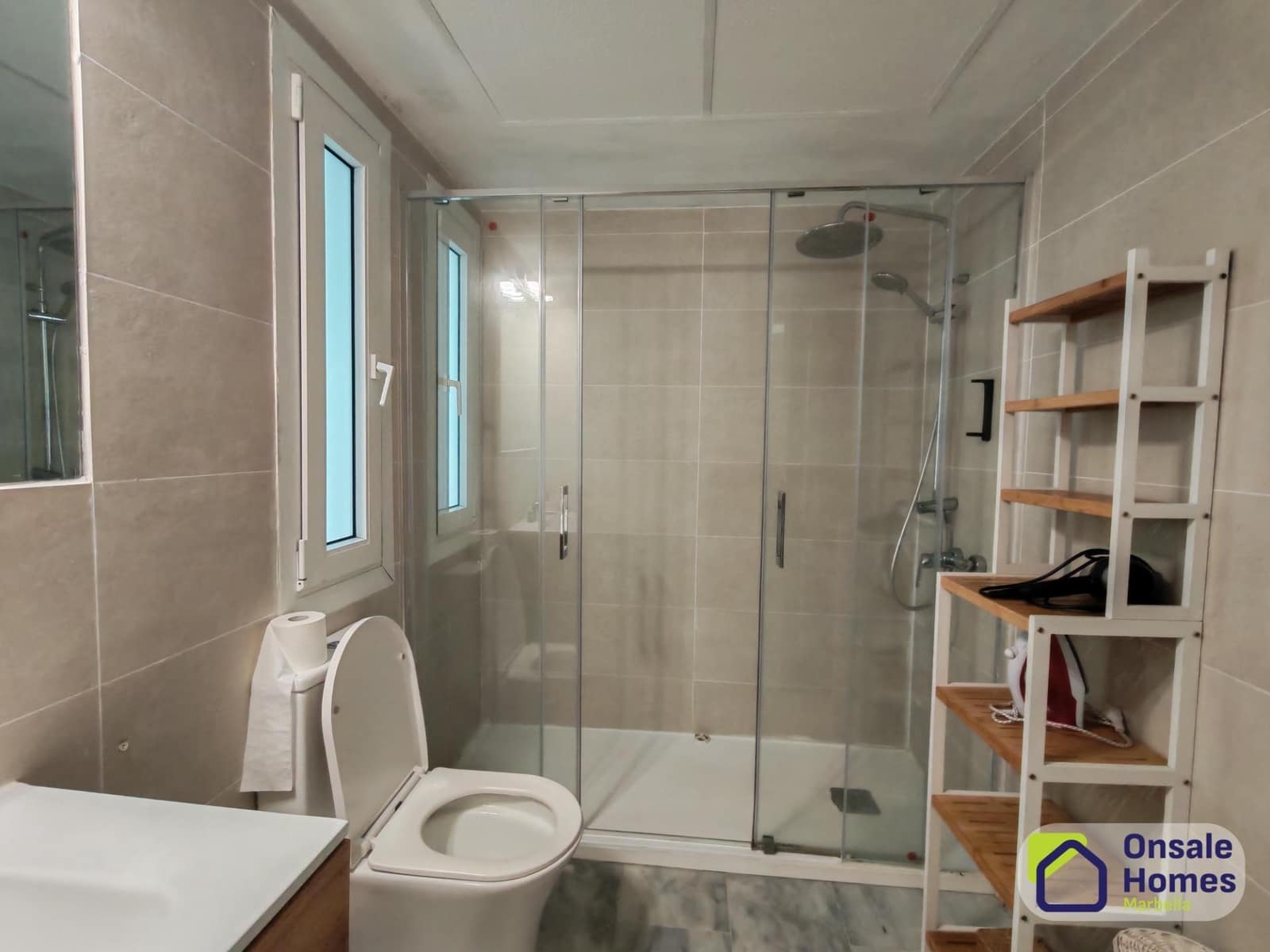 1 bedroom Penthouse for rent in Nueva Andalucia with pool garage - € 1,800 (Ref: 9410936)