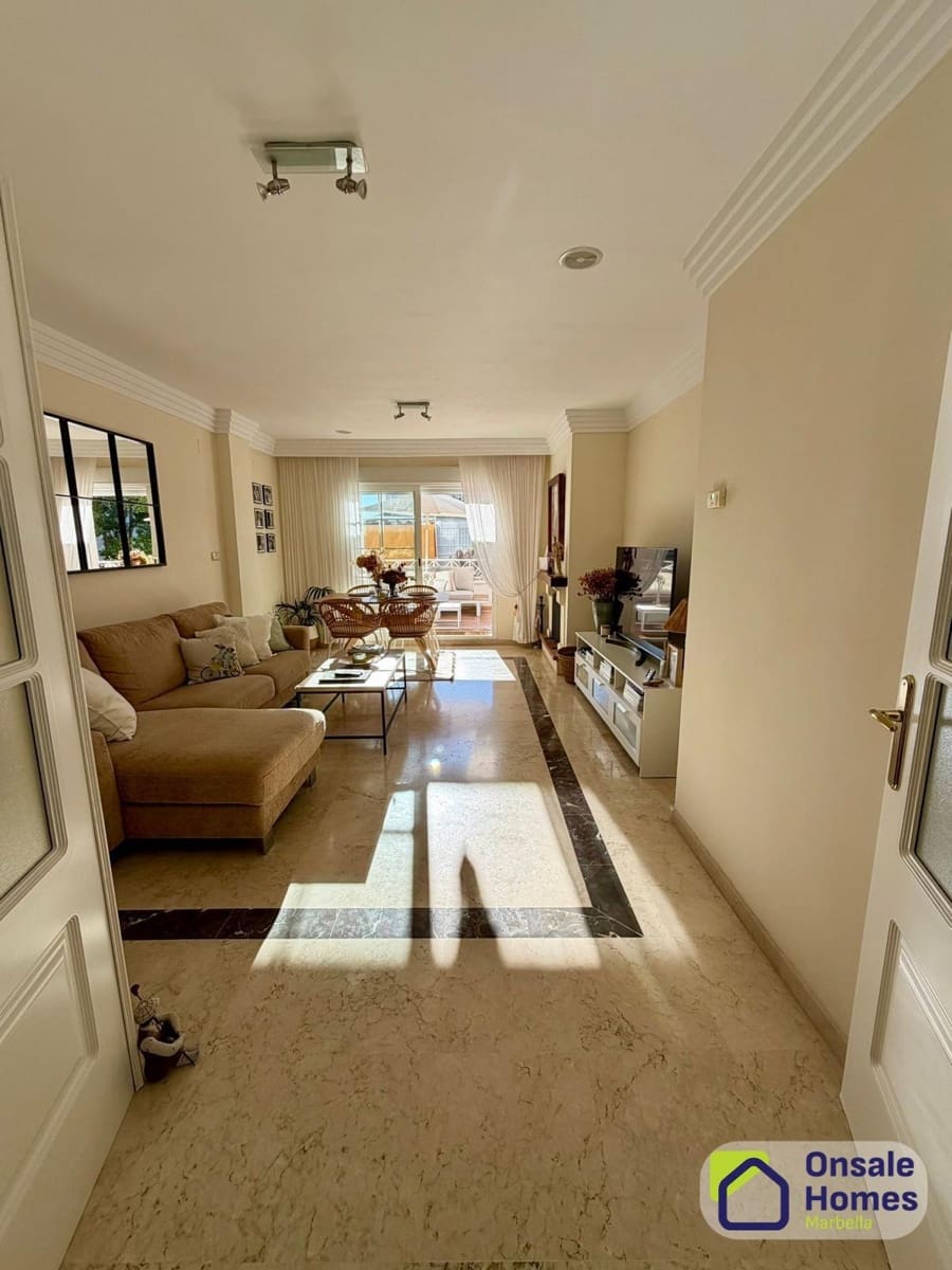 2 bedroom Apartment for sale in Rio Real with pool garage - € 395,000 (Ref: 9427149)