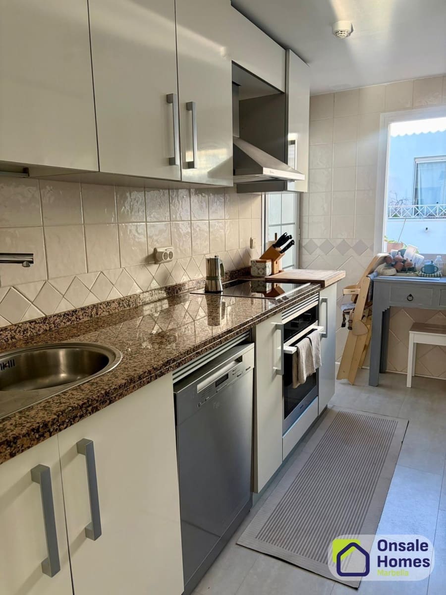 2 bedroom Apartment for sale in Rio Real with pool garage - € 395,000 (Ref: 9427149)