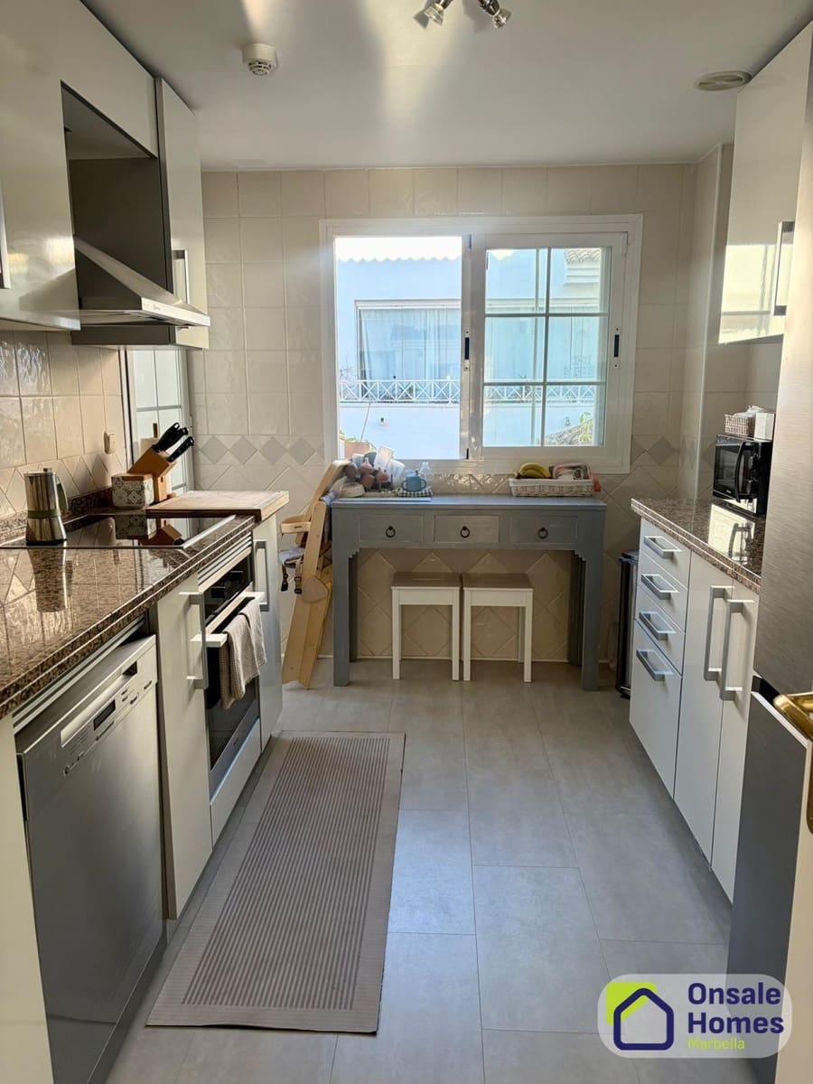 2 bedroom Apartment for sale in Rio Real with pool garage - € 395,000 (Ref: 9427149)