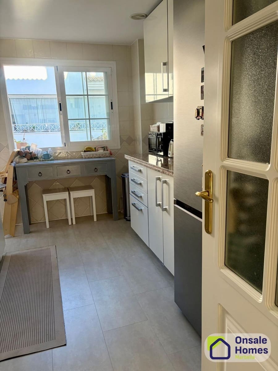 2 bedroom Apartment for sale in Rio Real with pool garage - € 395,000 (Ref: 9427149)