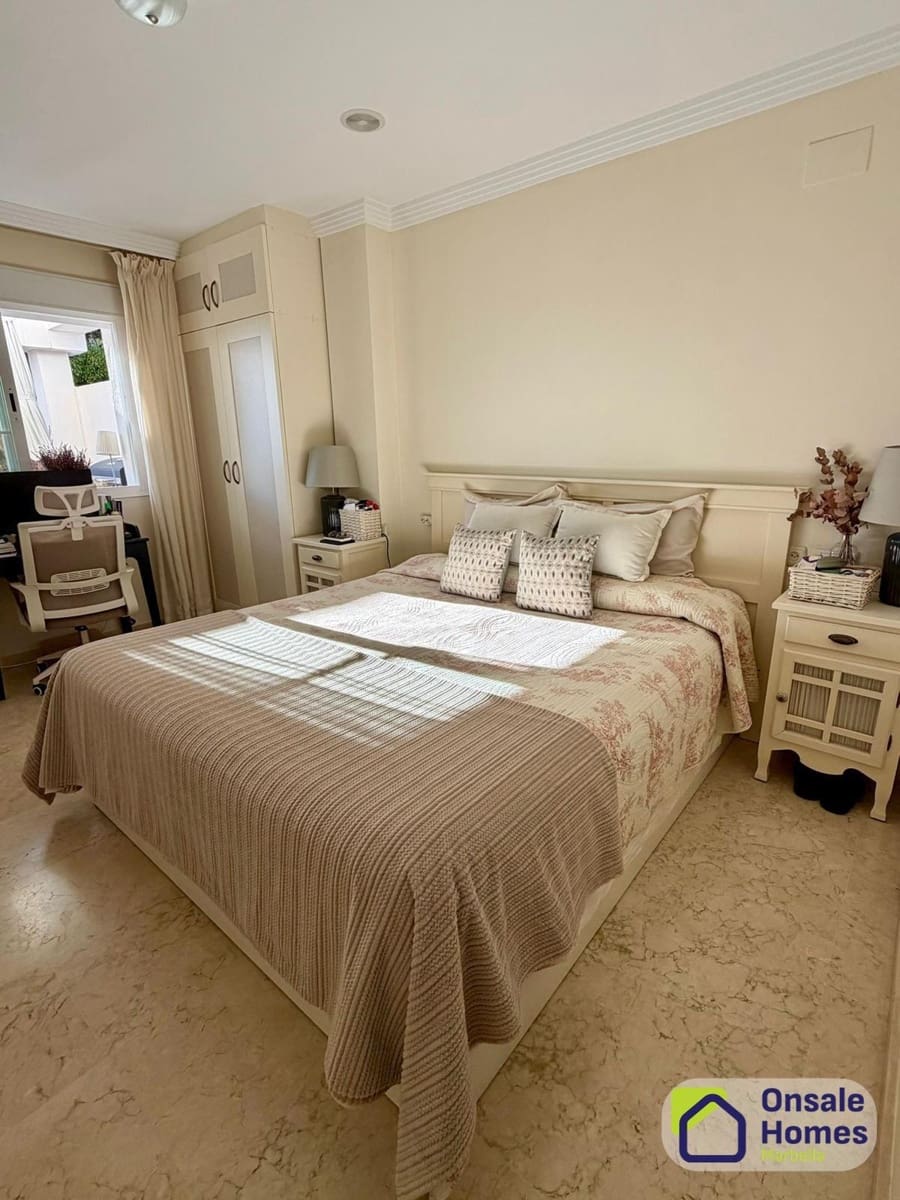 2 bedroom Apartment for sale in Rio Real with pool garage - € 395,000 (Ref: 9427149)
