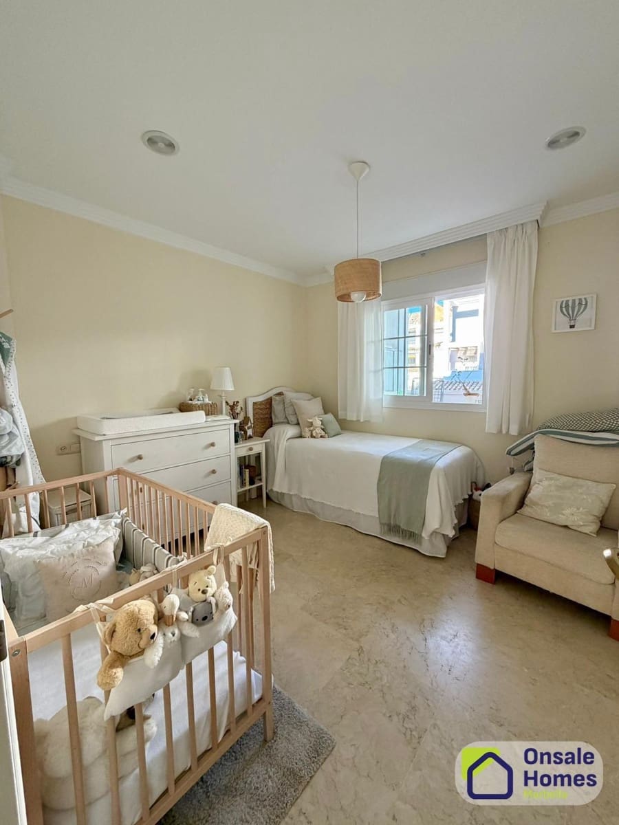 2 bedroom Apartment for sale in Rio Real with pool garage - € 395,000 (Ref: 9427149)