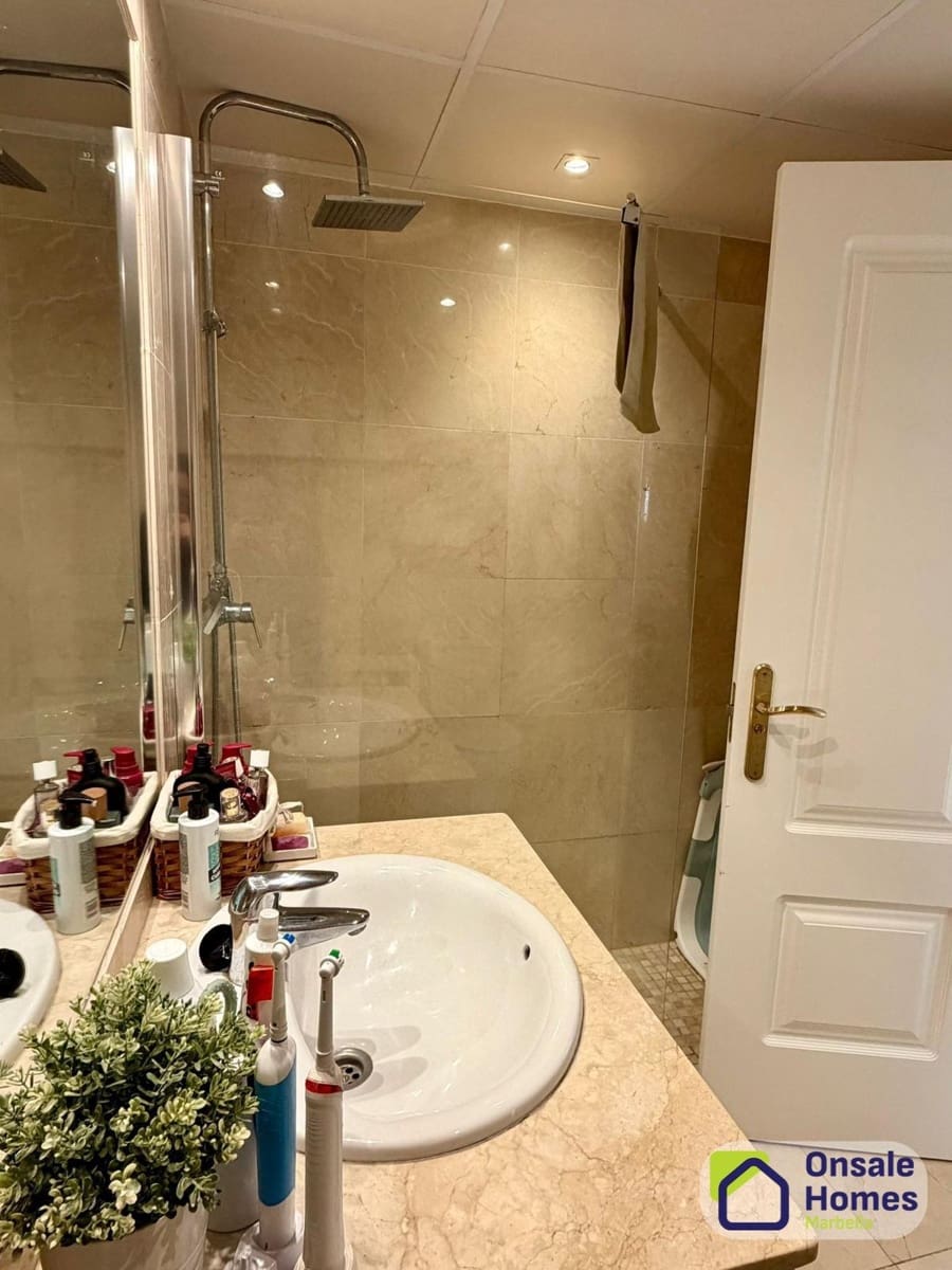 2 bedroom Apartment for sale in Rio Real with pool garage - € 395,000 (Ref: 9427149)