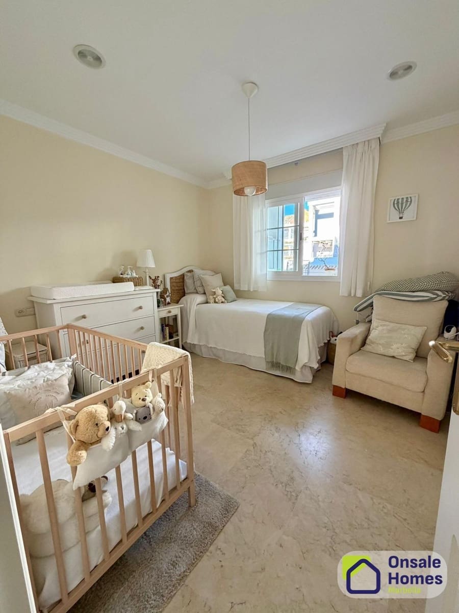 2 bedroom Apartment for sale in Rio Real with pool garage - € 395,000 (Ref: 9427149)